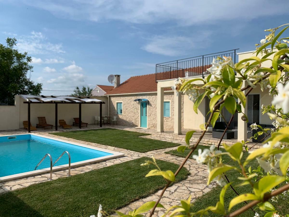 Villa Pistan Murvica  Exterior photo